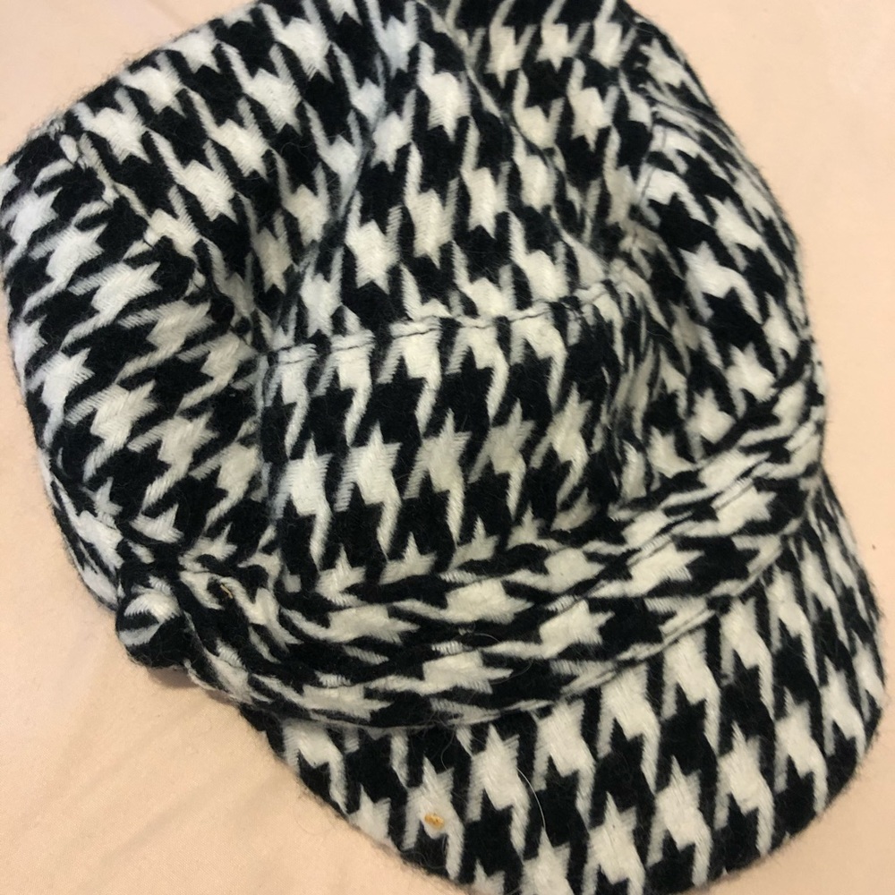 Houndstooth hat
